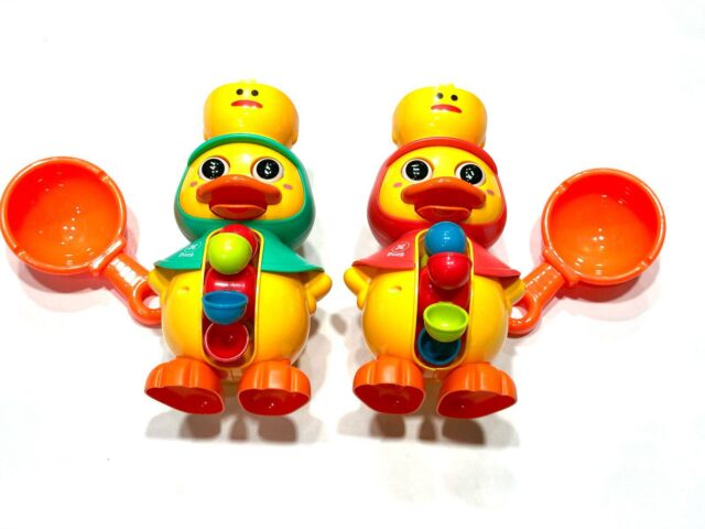 Duck Bath Toys for Kids, Water Ball Drop Toy Set, 2-Pack with Scoops, Red and Green