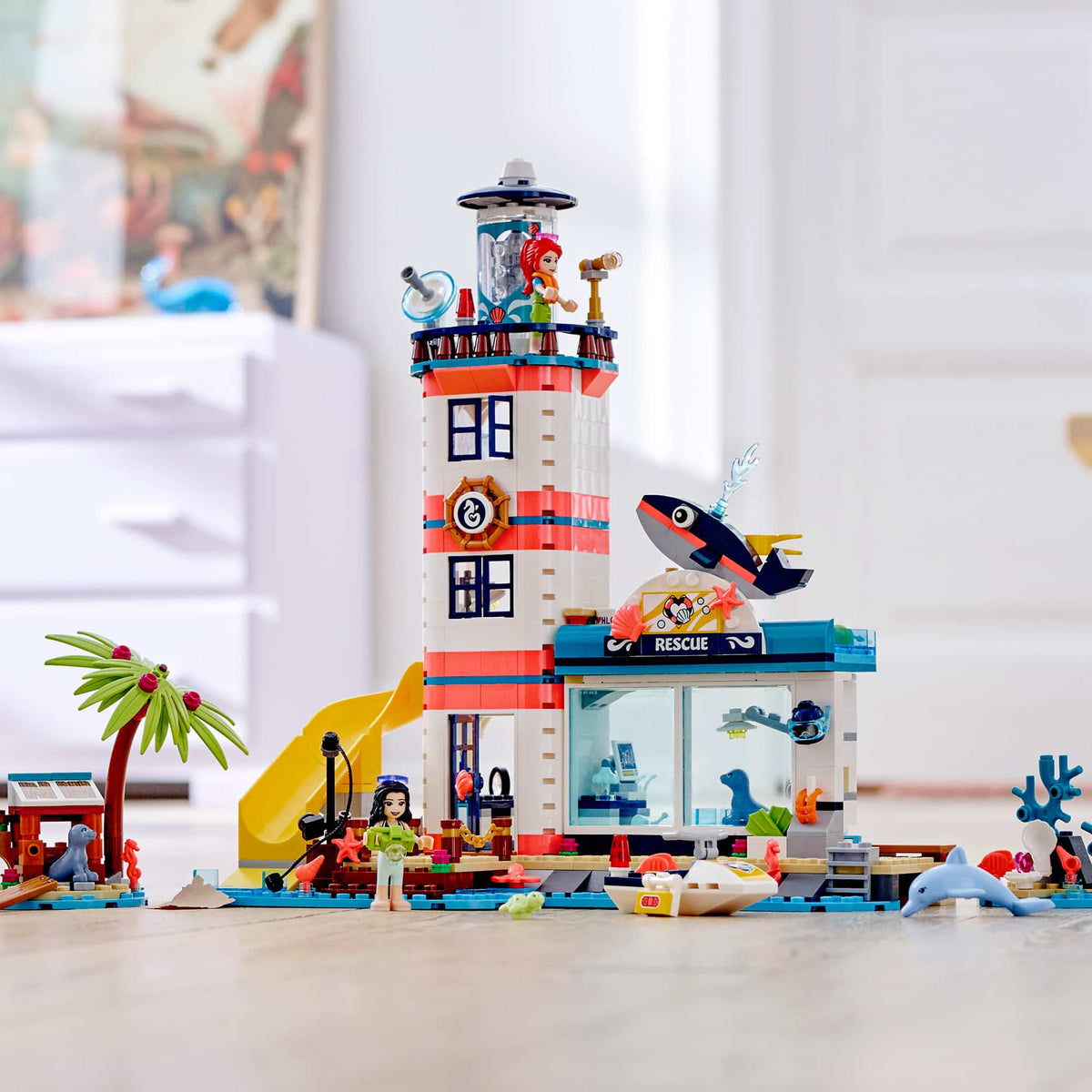 Four-floor marine animal rescue center with mini figures and animal figures