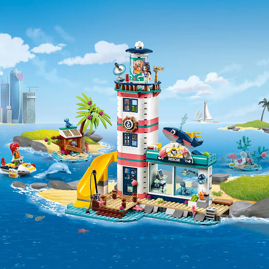 Marine Animal Rescue Lighthouse Building Set, 639 Pieces