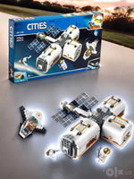 Space station and shuttle building set with 436 pieces
