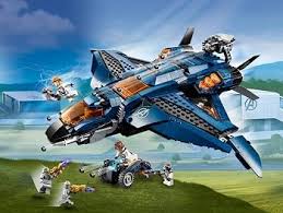 Ultimate Quinjet set with six minifigures and a three-wheeled vehicle