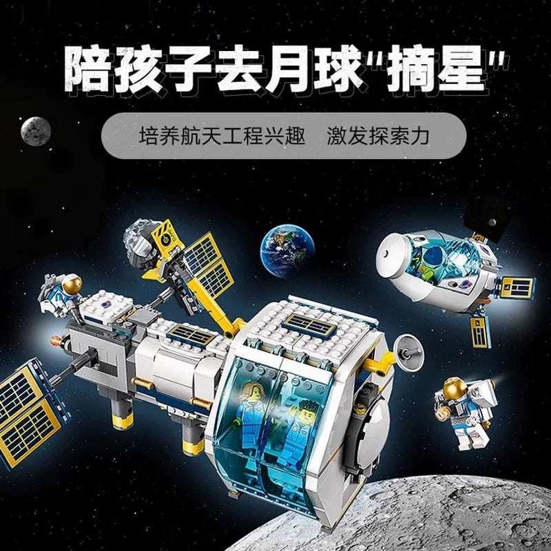 CITYES building set with astronaut figures and lunar landing module