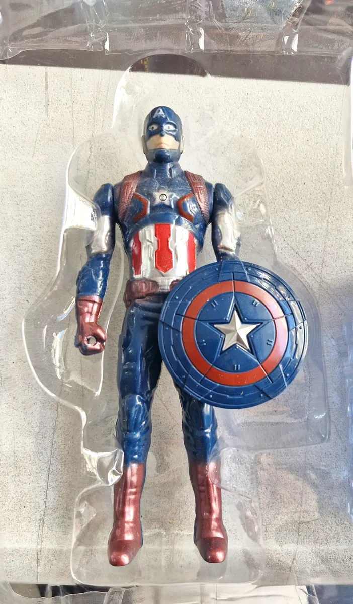 D_NQ_NP_2X_897552-MLM80997390401_112024-F-pistola-de-hidrogel-y-dardos-personajes-de-avengers-2-en-1